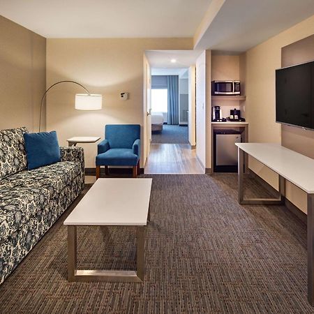 Hilton Garden Inn Toronto-Оквилль Экстерьер фото