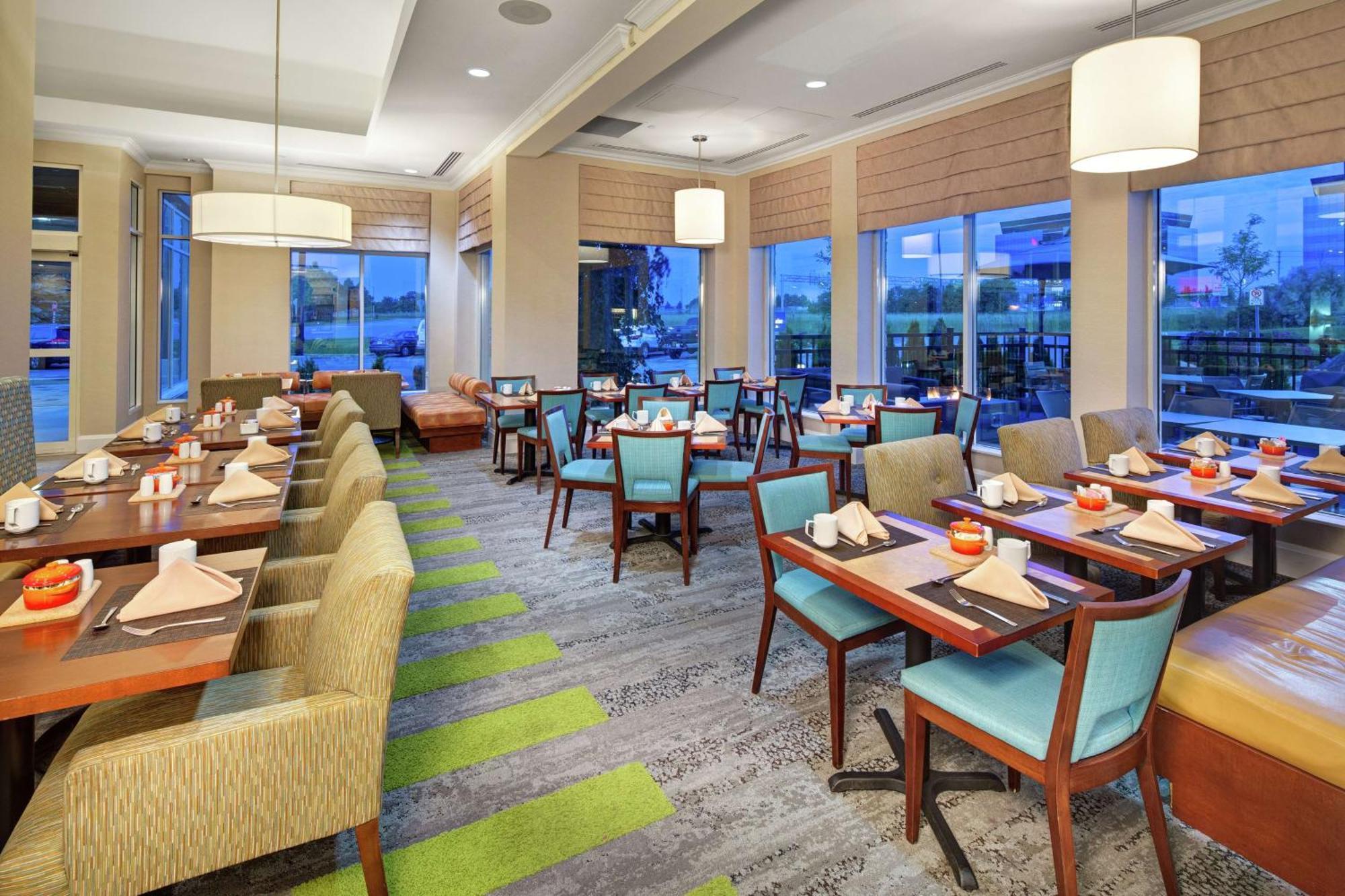 Hilton Garden Inn Toronto-Оквилль Экстерьер фото