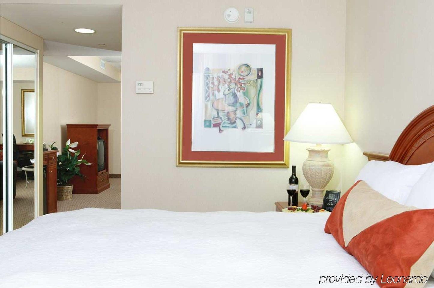 Hilton Garden Inn Toronto-Оквилль Номер фото