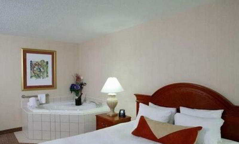Hilton Garden Inn Toronto-Оквилль Номер фото