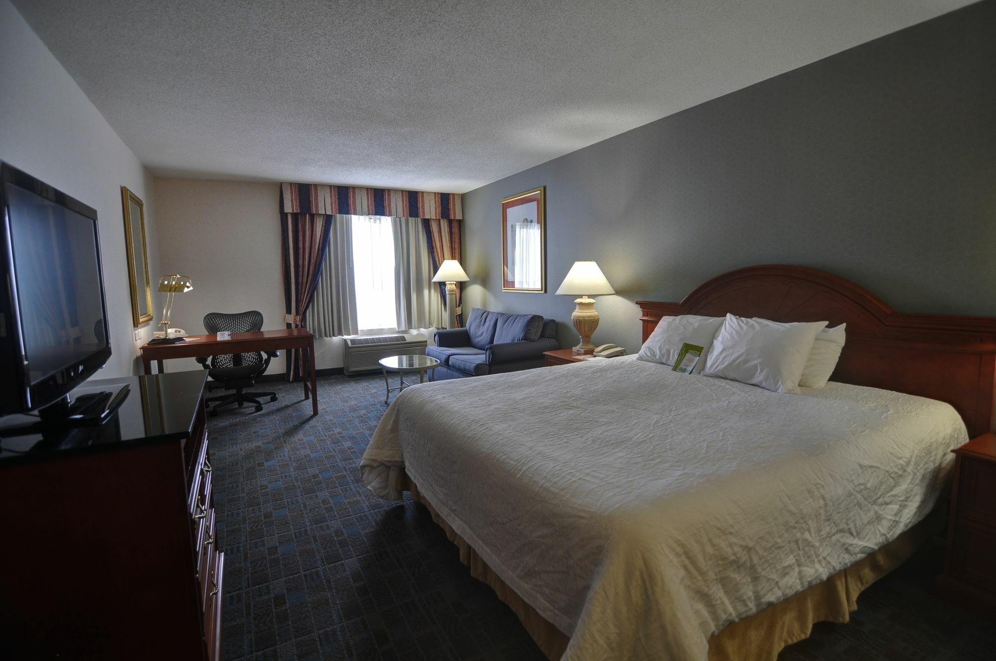 Hilton Garden Inn Toronto-Оквилль Экстерьер фото